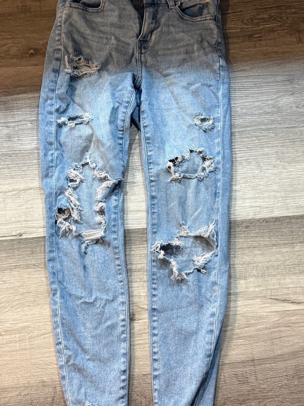 American Eagle Outfitters Light Blue Ripped Skinny Jeans